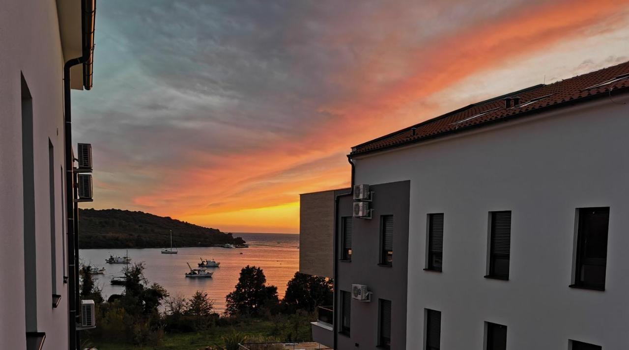 Black Pearl - Luxury Seaside App With Pool & Bbq, Istra Банджоле Экстерьер фото